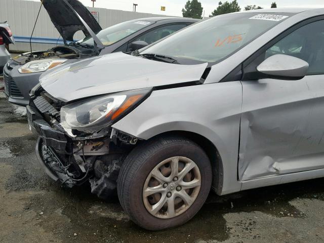 KMHCT4AE8EU623206 - 2014 HYUNDAI ACCENT GLS ვერცხლისფერი ფოტო 9