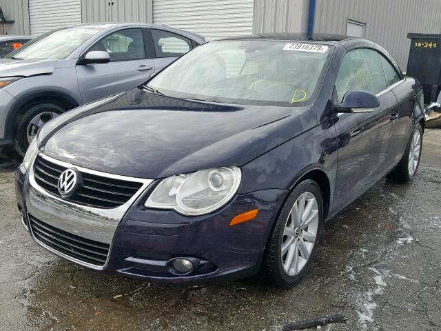 WVWFA71F77V001825 - 2007 VOLKSWAGEN EOS 2.0T L BLUE photo 2