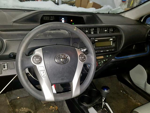 JTDKDTB32D1531299 - 2013 TOYOTA PRIUS C SILVER photo 9