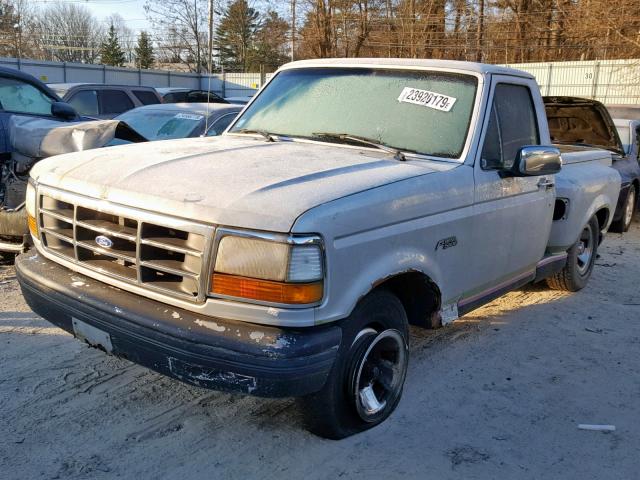 1FTDF15N2NKA80892 - 1992 FORD F150 SILVER photo 2