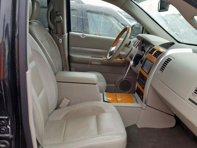 1A8HW582X8F140644 - 2008 CHRYSLER ASPEN LIMI BLACK photo 5