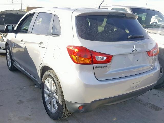 4A4AP3AU4FE031646 - 2015 MITSUBISHI OUTLANDER SILVER photo 3