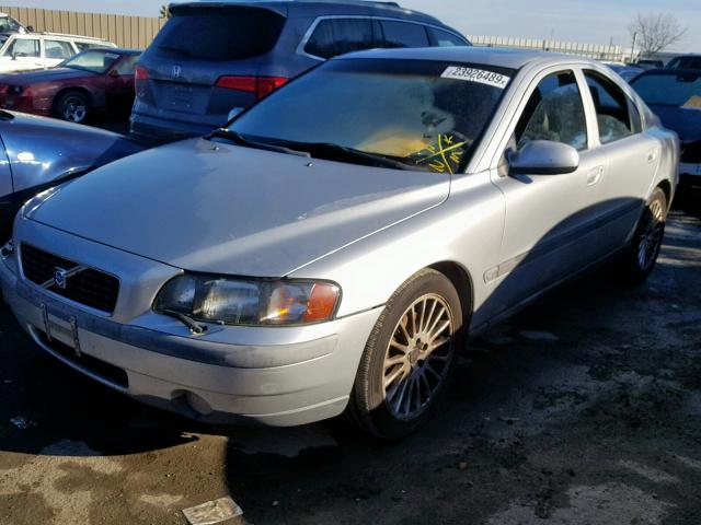 YV1RS53D912005601 - 2001 VOLVO S60 T5 SILVER photo 2