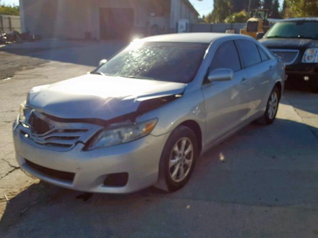 4T1BF3EK6BU720431 - 2011 TOYOTA CAMRY BASE SILVER photo 2