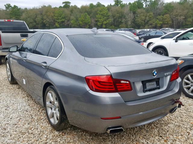 WBAFR9C58BC617477 - 2011 BMW 550 I GRAY photo 3