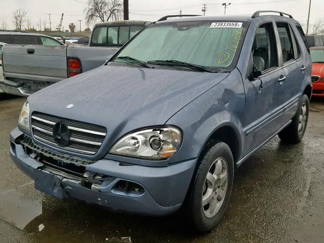 4JGAB75E64A481072 - 2004 MERCEDES-BENZ ML 500 BLUE photo 2