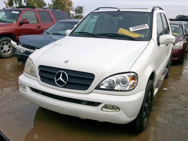 4JGAB54E62A351344 - 2002 MERCEDES-BENZ ML 320 WHITE photo 2