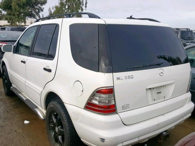 4JGAB54E62A351344 - 2002 MERCEDES-BENZ ML 320 WHITE photo 3