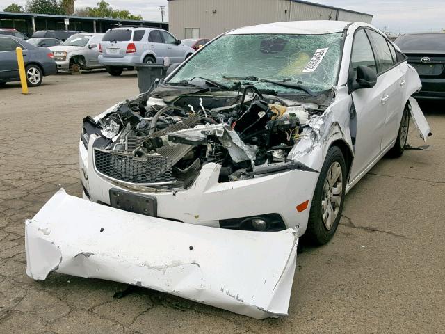 1G1PA5SG1E7367421 - 2014 CHEVROLET CRUZE LS WHITE photo 2