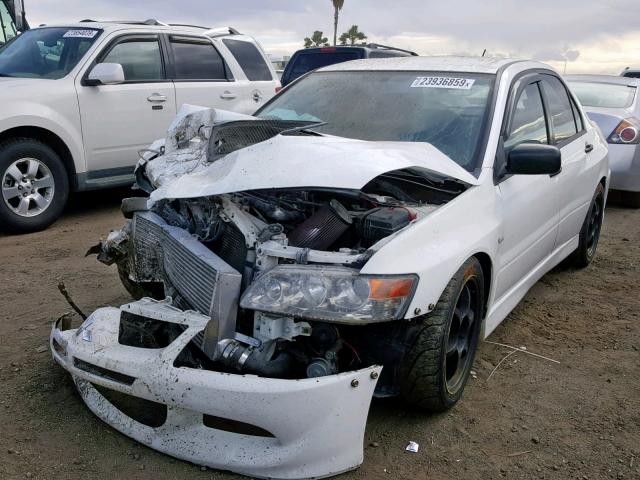 JA3AH36D25U053497 - 2005 MITSUBISHI LANCER EVO WHITE photo 2