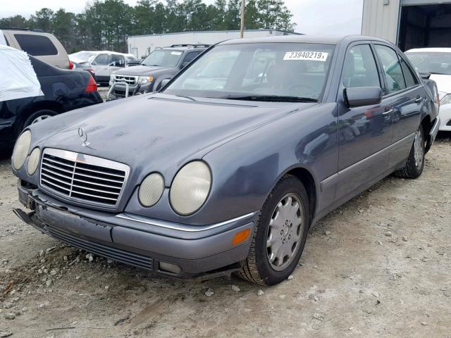 WDBJF55F9VJ025086 - 1997 MERCEDES-BENZ E 320 GRAY photo 2