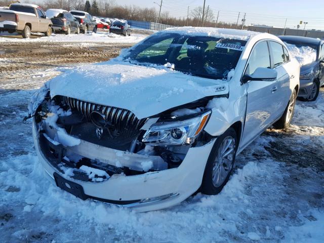 1G4GB5G37GF251364 - 2016 BUICK LACROSSE WHITE photo 2