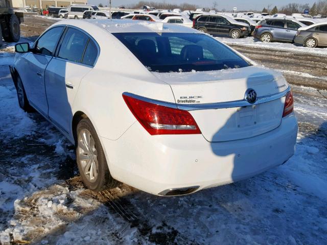 1G4GB5G37GF251364 - 2016 BUICK LACROSSE WHITE photo 3