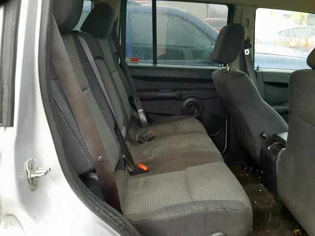 1J8HG48K58C212908 - 2008 JEEP COMMANDER SILVER photo 6