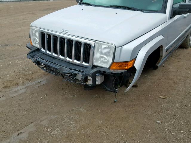 1J8HG48K58C212908 - 2008 JEEP COMMANDER SILVER photo 9