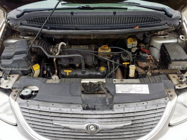 2C8GP74L92R548528 - 2002 CHRYSLER TOWN & COU SILVER photo 7