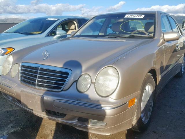 WDBJF65J01B201876 - 2001 MERCEDES-BENZ E 320 GOLD photo 2