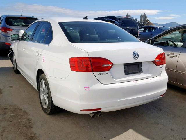 3VWLL7AJ9DM368407 - 2013 VOLKSWAGEN JETTA TDI WHITE photo 3