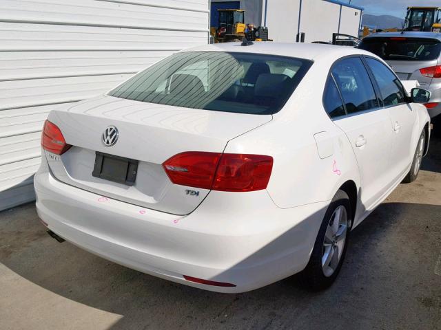 3VWLL7AJ9DM368407 - 2013 VOLKSWAGEN JETTA TDI WHITE photo 4