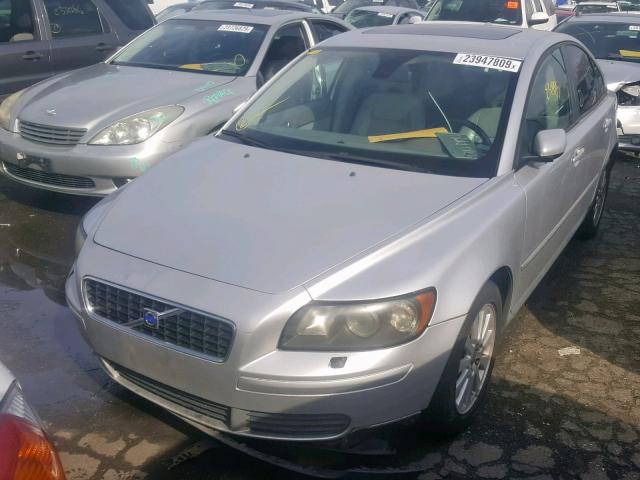 YV1MS390352090069 - 2005 VOLVO S40 2.4I SILVER photo 2