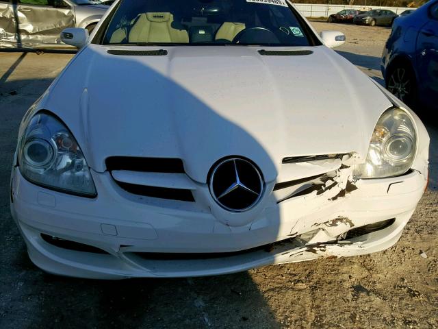 WDBWK56F36F113104 - 2006 MERCEDES-BENZ SLK 350 WHITE photo 9