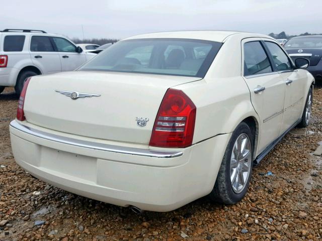 2C3JA63H15H520219 - 2005 CHRYSLER 300C CREAM photo 4