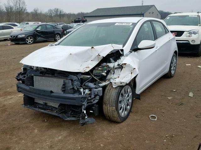 KMHD35LH2HU371264 - 2017 HYUNDAI ELANTRA GT WHITE photo 2