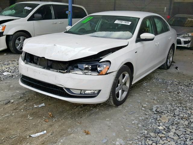 1VWAS7A34FC102986 - 2015 VOLKSWAGEN PASSAT S WHITE photo 2