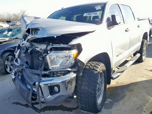 5TFEM5F10GX109339 - 2016 TOYOTA TUNDRA CRE GRAY photo 2