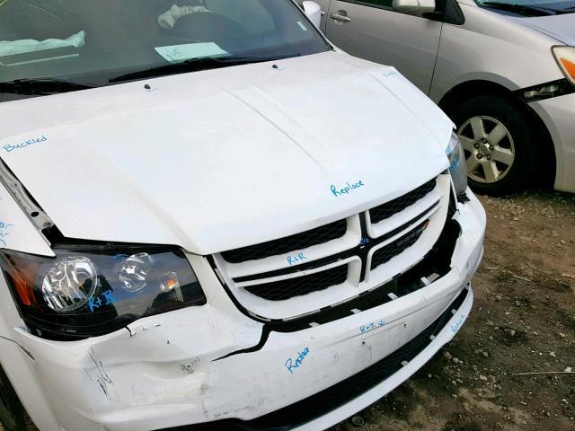 2C4RDGEG9HR863813 - 2017 DODGE GRAND CARA WHITE photo 9