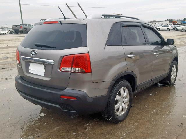 5XYKT4A29BG124613 - 2011 KIA SORENTO BA GRAY photo 4