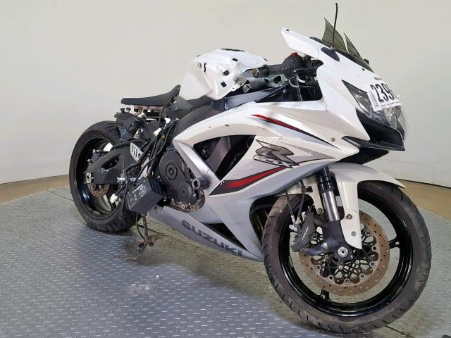 JS1GR7LAX92102354 - 2009 SUZUKI GSX-R750 WHITE photo 2