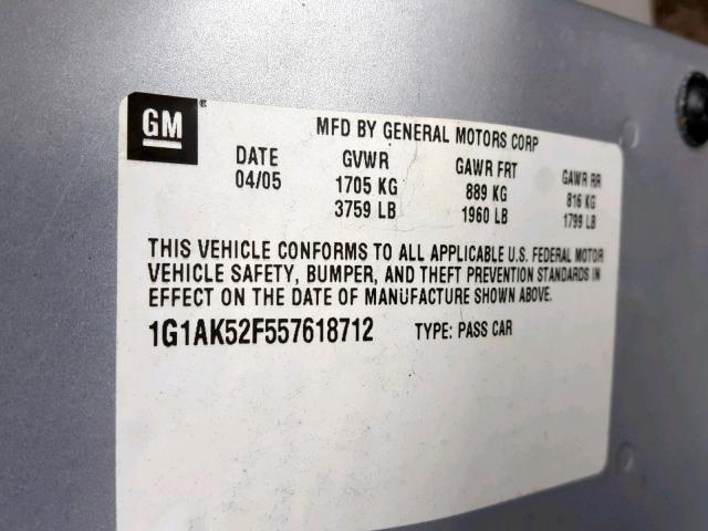 1G1AK52F557618712 - 2005 CHEVROLET COBALT SILVER photo 10