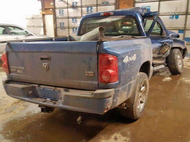 1D7HW48N85S195050 - 2005 DODGE DAKOTA QUA BLUE photo 4