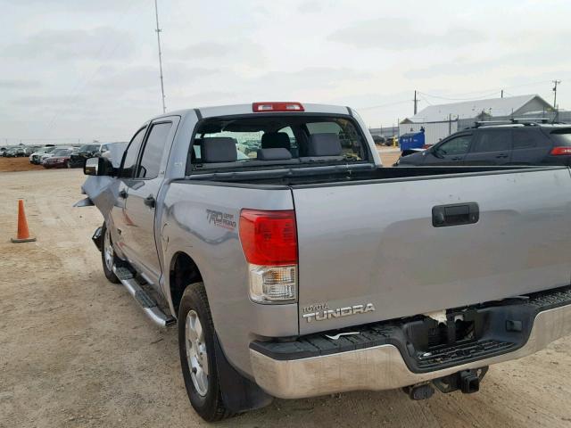 5TFEM5F1XBX034528 - 2011 TOYOTA TUNDRA CRE SILVER photo 3