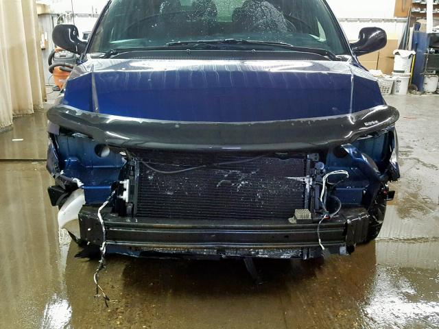 1B4GP45312B605413 - 2002 DODGE CARAVAN SP BLUE photo 9