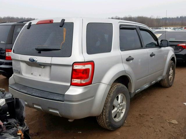 1FMCU02759KC99641 - 2009 FORD ESCAPE XLS SILVER photo 4