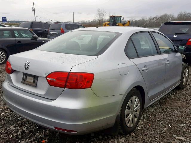 3VW2K7AJ0EM298215 - 2014 VOLKSWAGEN JETTA BASE 银色 照片 4