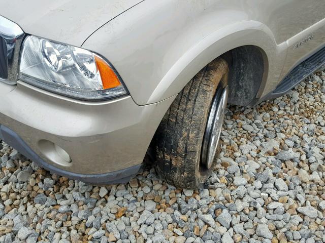 5LMEU68HX4ZJ49677 - 2004 LINCOLN AVIATOR 金色 照片 9