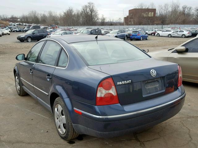 WVWMD63B84P207061 - 2004 VOLKSWAGEN PASSAT GL BLUE photo 3