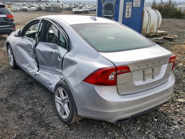 YV1612TB1F1304208 - 2015 VOLVO S60 PREMIE ვერცხლისფერი ფოტო 3