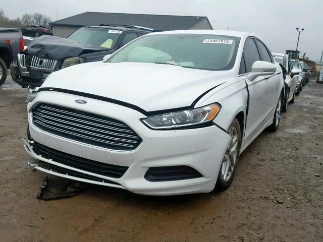 1FA6P0H76F5127960 - 2015 FORD FUSION SE WHITE photo 2