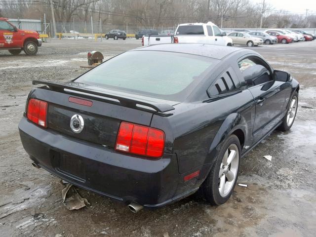 1ZVHT82H785170430 - 2008 FORD MUSTANG GT BLACK photo 4