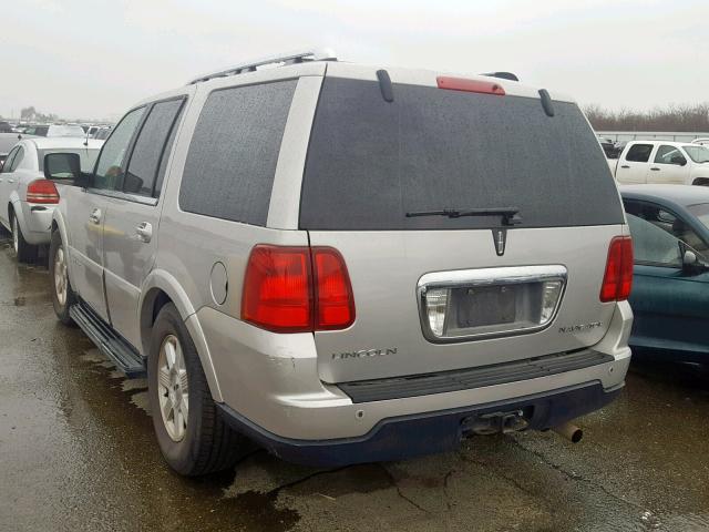 5LMFU28535LJ00182 - 2005 LINCOLN NAVIGATOR ვერცხლისფერი ფოტო 3