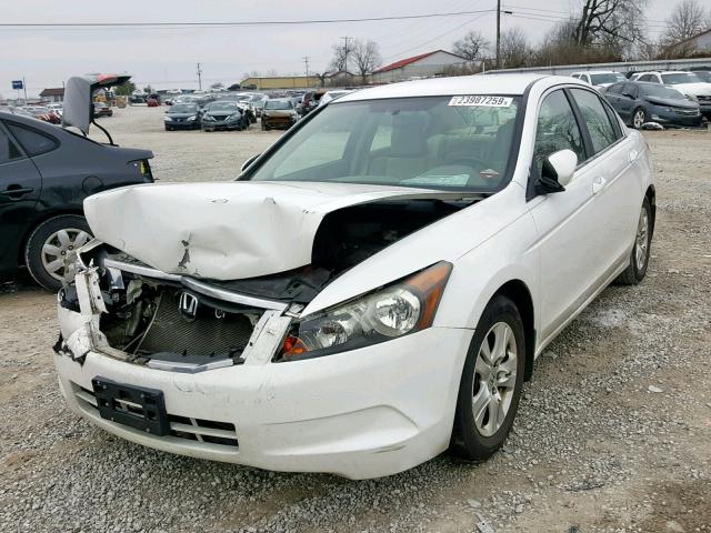 1HGCP2F47AA181738 - 2010 HONDA ACCORD LXP WHITE photo 2