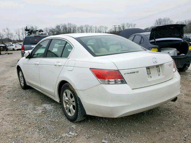 1HGCP2F47AA181738 - 2010 HONDA ACCORD LXP WHITE photo 3