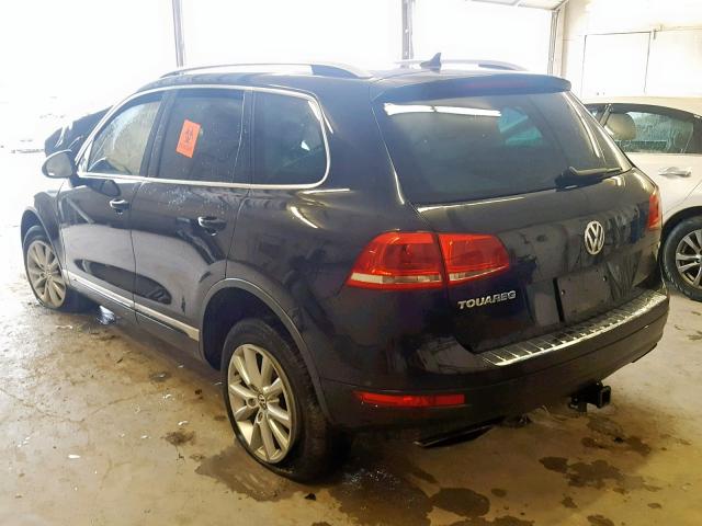 WVGEF9BP0ED002989 - 2014 VOLKSWAGEN TOUAREG V6 BLACK photo 3