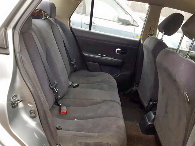 3N1BC11E39L386397 - 2009 NISSAN VERSA S GRAY photo 6