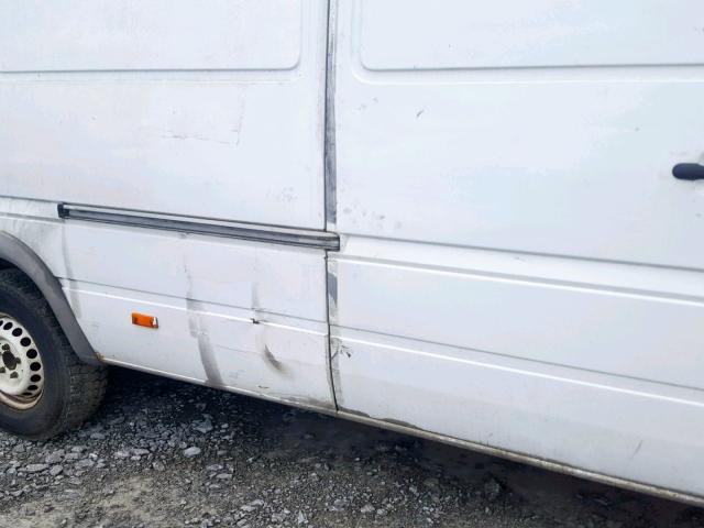 WD2PD744245633700 - 2004 DODGE SPRINTER WHITE photo 9