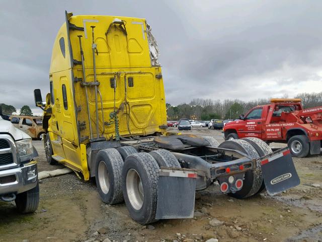 1FUJGLBG0GLHD1877 - 2016 FREIGHTLINER CASCADIA 1 YELLOW photo 3